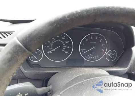 2017 BMW 320I z USA, uszkodzony, nr VIN WBA8E1G51HNU12483